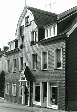 323_1941-Haus-Fam.-Löwenthal