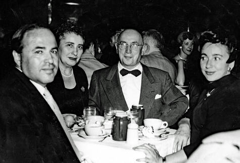 v.l.n.r Leopold Popper, Käthe und Josef Kauders, und ihre Tochter Ruth, 1953
