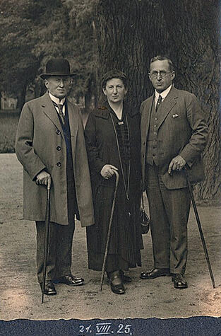 Sophie Engel und ihre Brüder Leon (links) und Sigmund Seligsberger