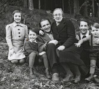 Fritz und Maria Kemter mit ihren Kindern Elisabeth, Christian, Johannes und Christoph 1946:47